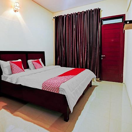 Oyo 90331 Hotel Toba Shanda 빠라빳 외부 사진