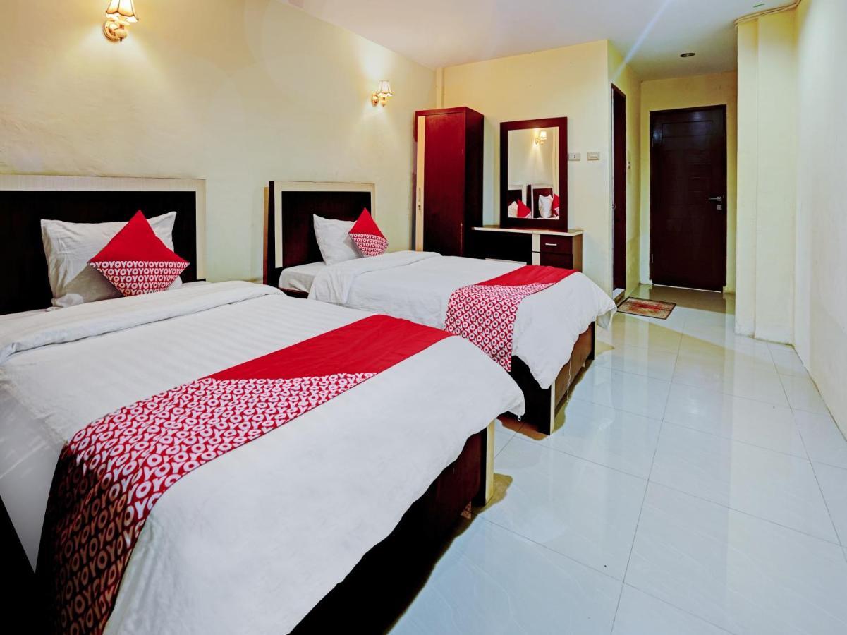 Oyo 90331 Hotel Toba Shanda 빠라빳 외부 사진