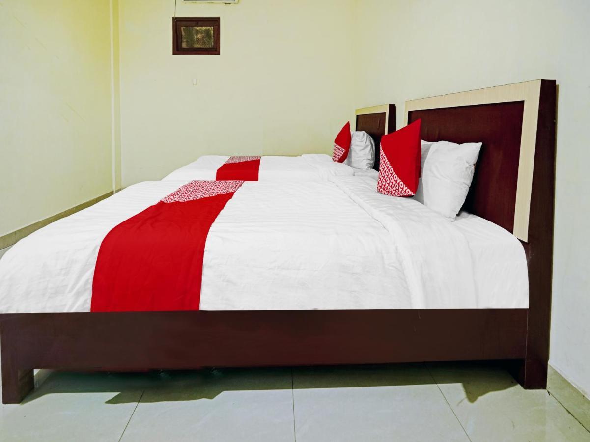 Oyo 90331 Hotel Toba Shanda 빠라빳 외부 사진