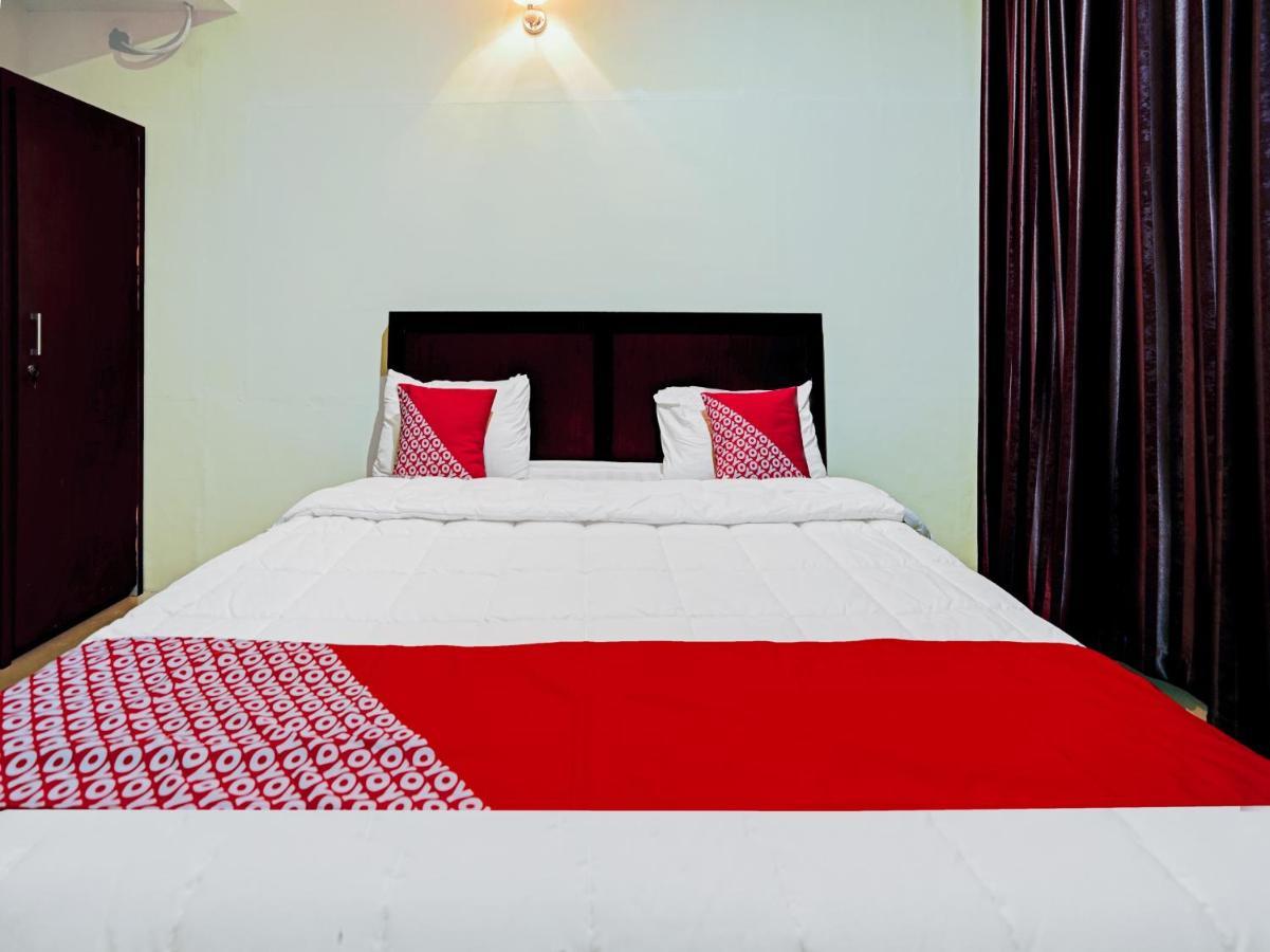 Oyo 90331 Hotel Toba Shanda 빠라빳 외부 사진
