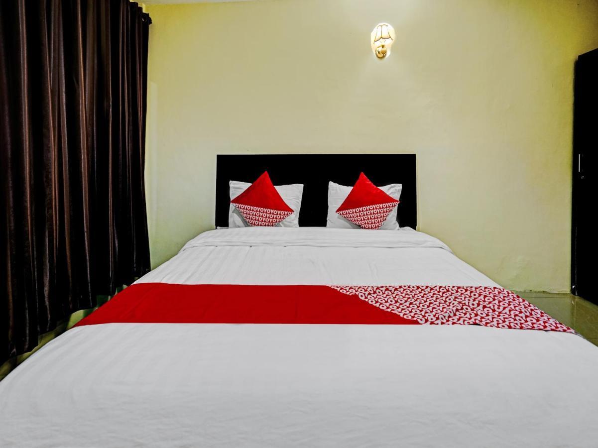 Oyo 90331 Hotel Toba Shanda 빠라빳 외부 사진