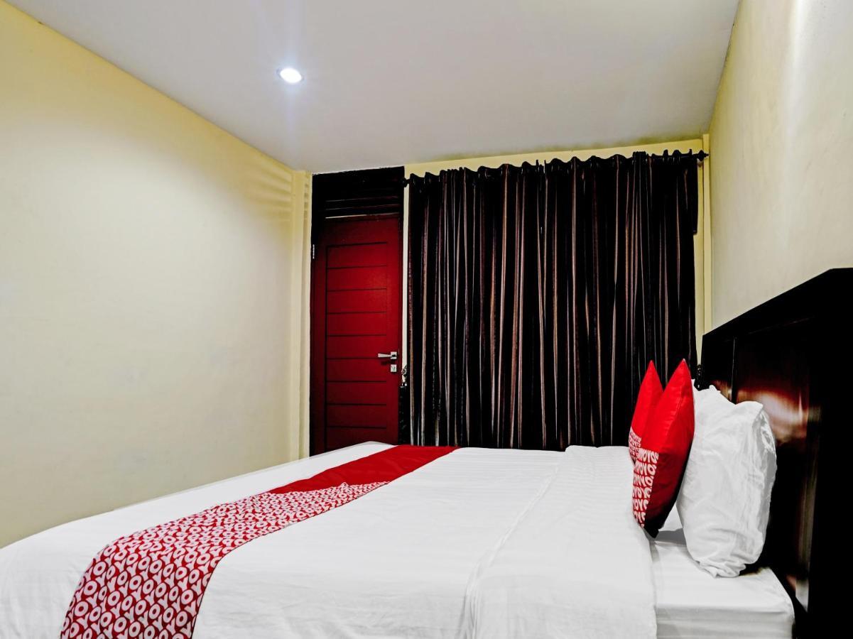 Oyo 90331 Hotel Toba Shanda 빠라빳 외부 사진