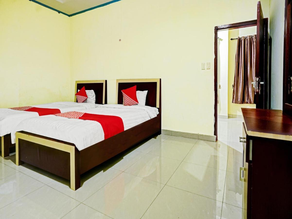 Oyo 90331 Hotel Toba Shanda 빠라빳 외부 사진